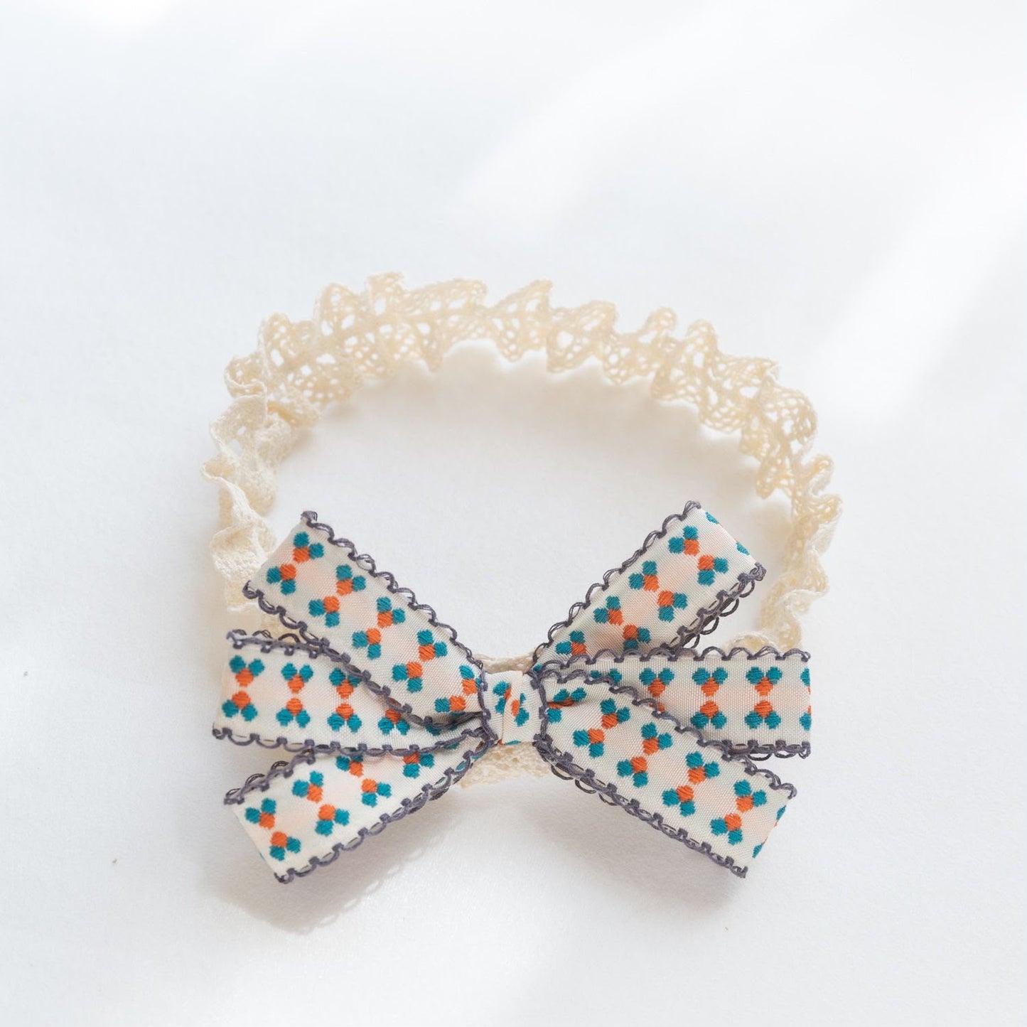 Floral Bow Lace Headband for Girls – Soft Stretch Hairband