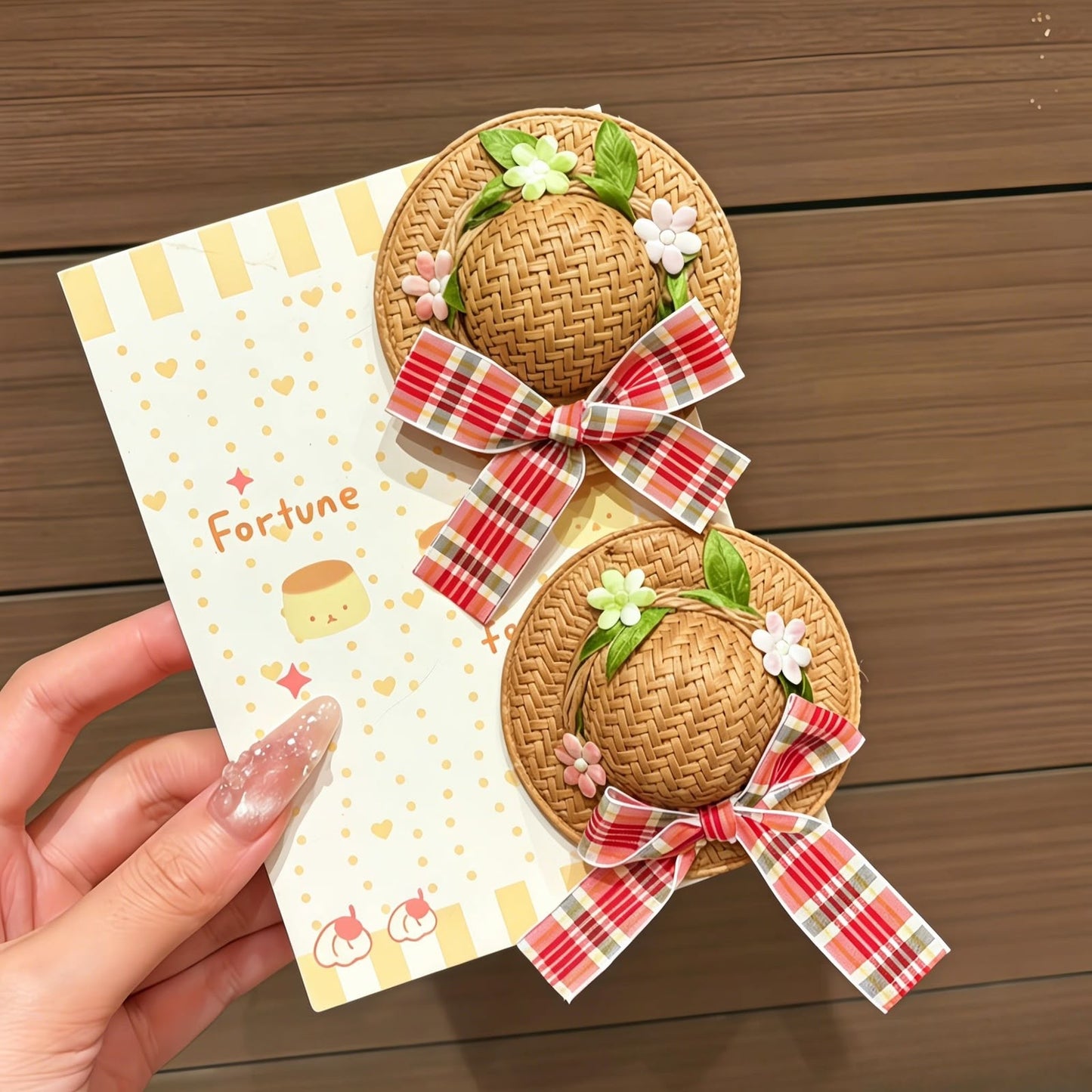 Girls Mini Straw Hat Hair Clip with Floral & Plaid Bow Design – Cute Hair Accessory