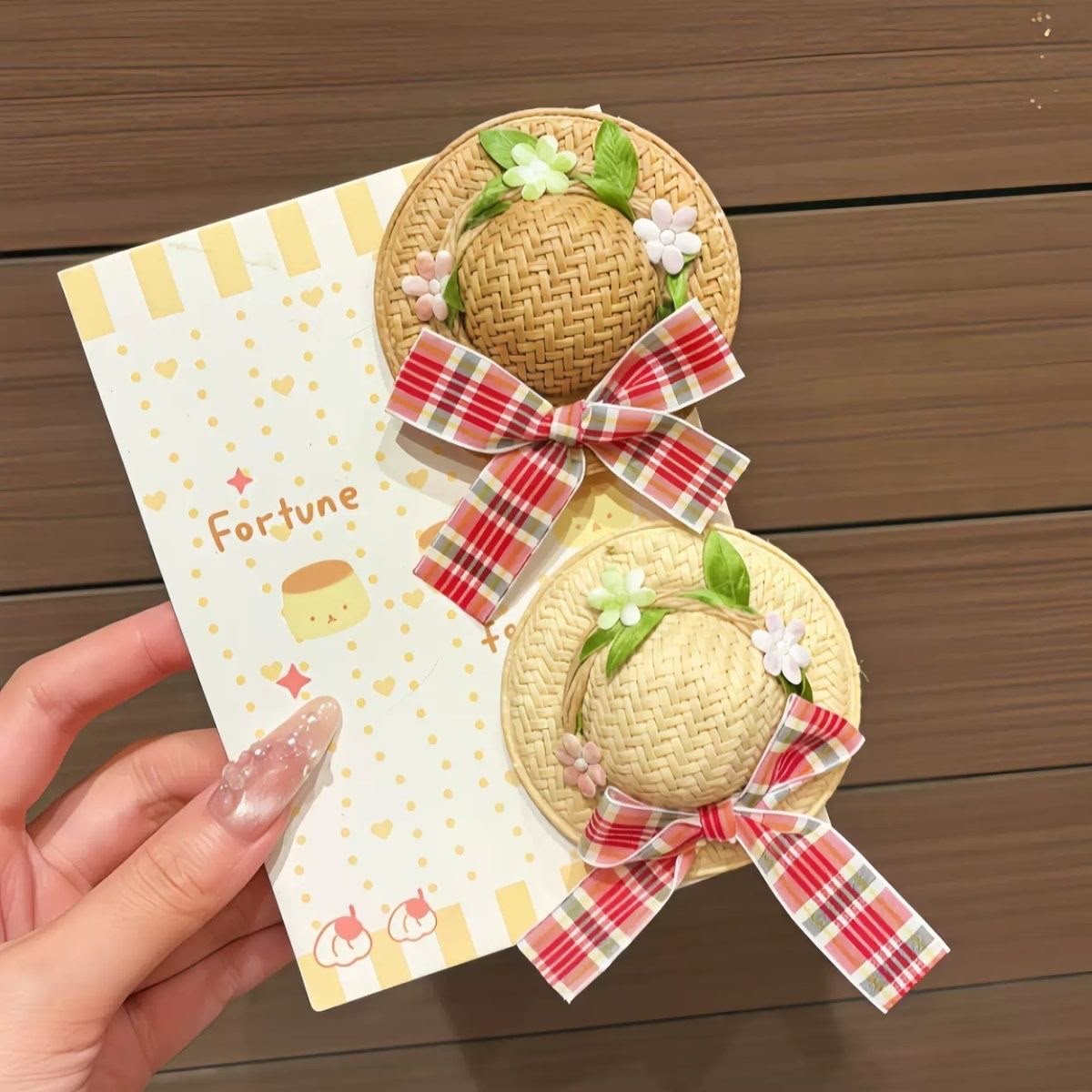 Girls Mini Straw Hat Hair Clip with Floral & Plaid Bow Design – Cute Hair Accessory